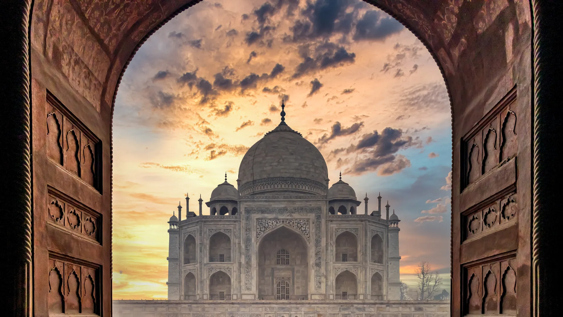 An exclusive and luxurious trip through india